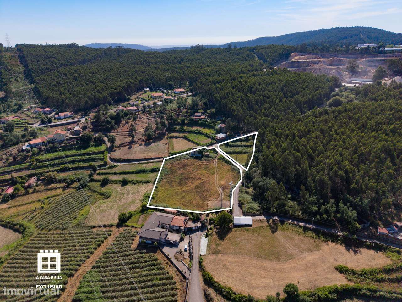 Quinta para restaurar em Macieira de Cambra - Exclusivo-11