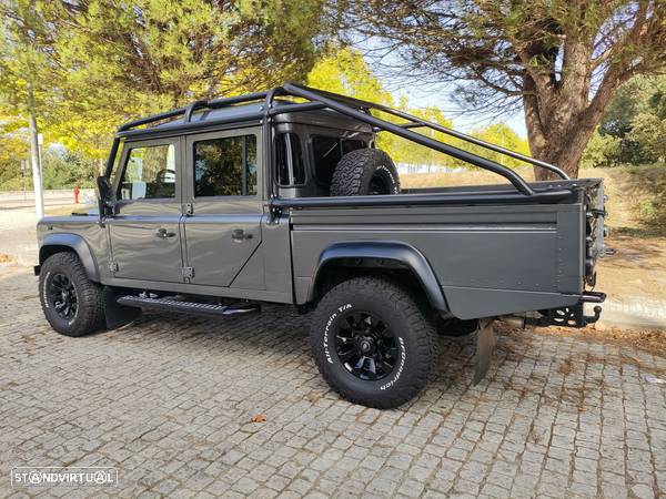 Land Rover Defender - 2