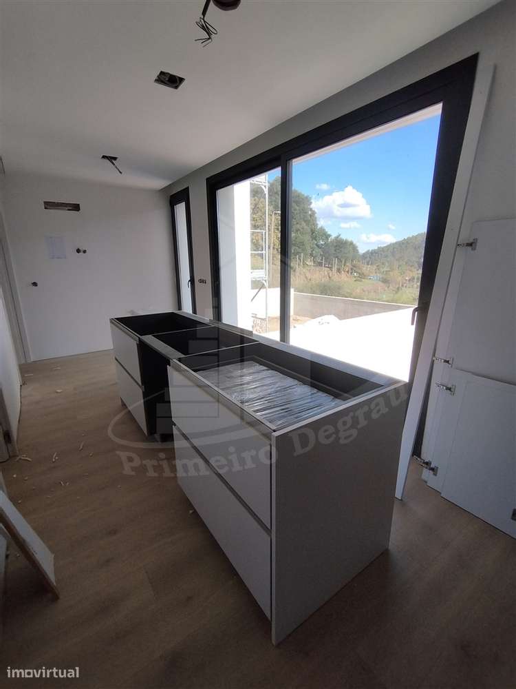 Gaveto em fase avançada de construção-7