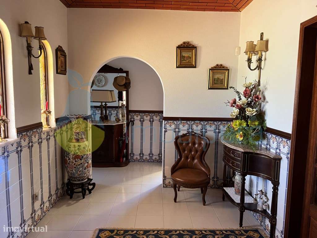 SOBERBA MORADIA T6 COM CASA DE HOSPEDES EM ANEXO-6