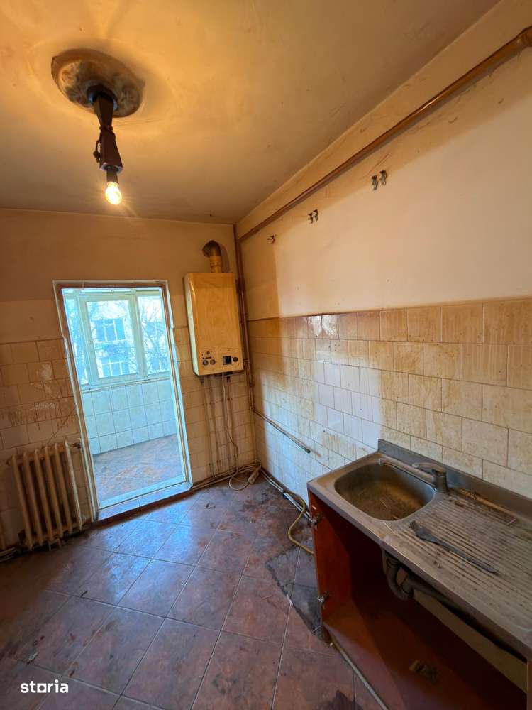 Apartament 2 camere, DECOMANDAT, Nicolina - Prima statie! Etaj 3-3