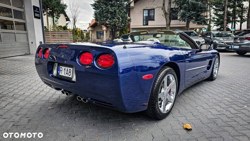 Chevrolet Corvette - 13