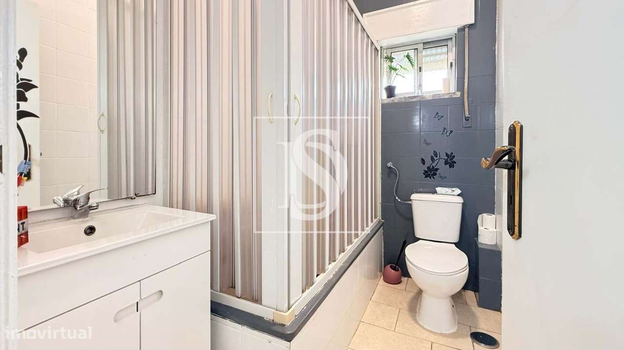 Apartamento T2 com Varanda e Arrecadação na Moita-11