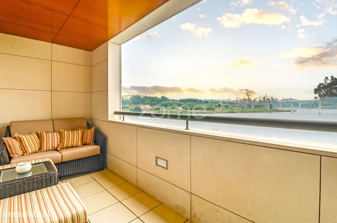 Apartamento T4 - Vista Rio - Piscina - 4 Varandas - Garagem 4 Carros - Grande imagem: 4/60