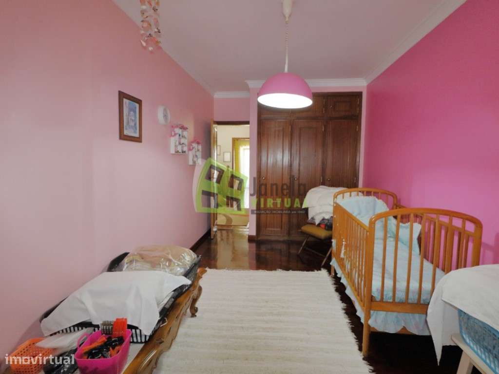 Moradia T3+1 com Quintal, Garagem em Vale de Milhaços-25