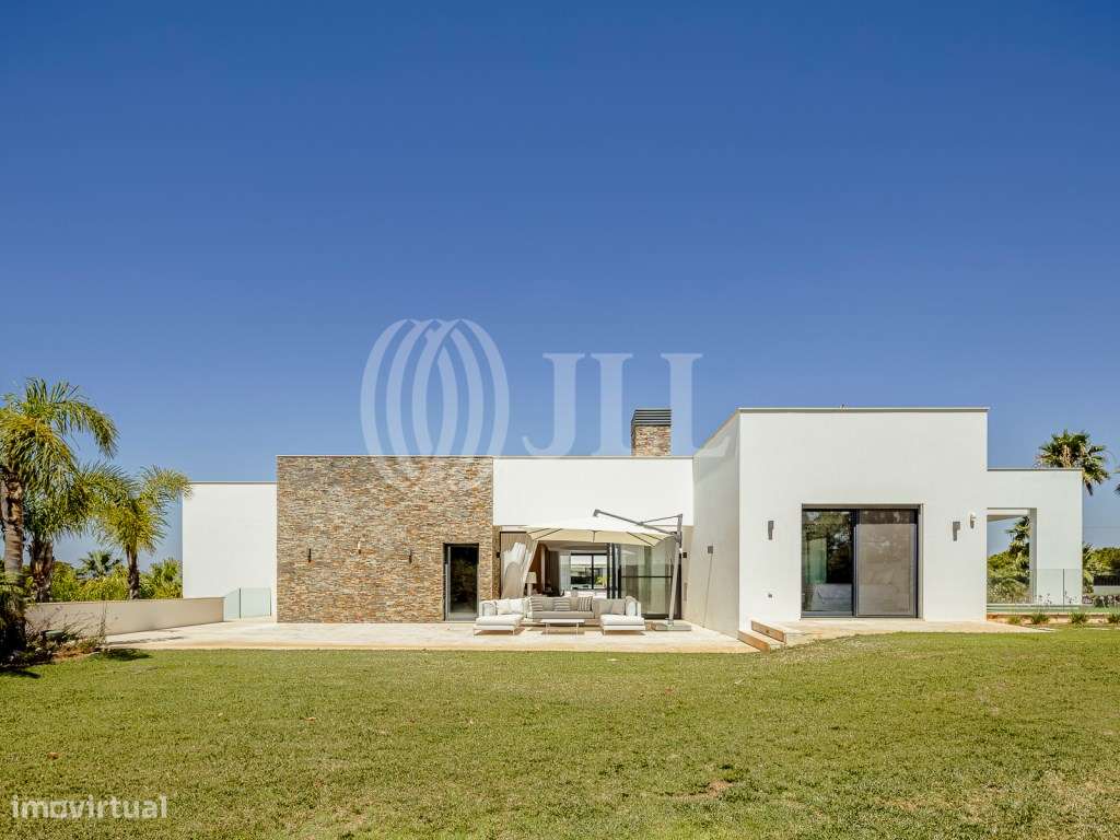 Moradia T8 bifamiliar com piscina, em Porches, Algarve - Grande imagem: 4/60