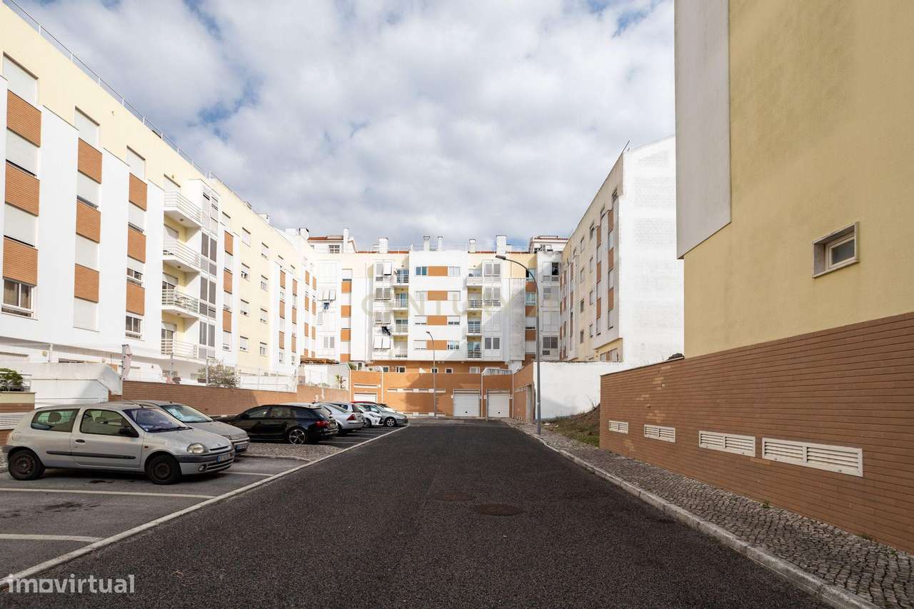 Loja para Venda | Urbanização das Brancas | Amadora-0