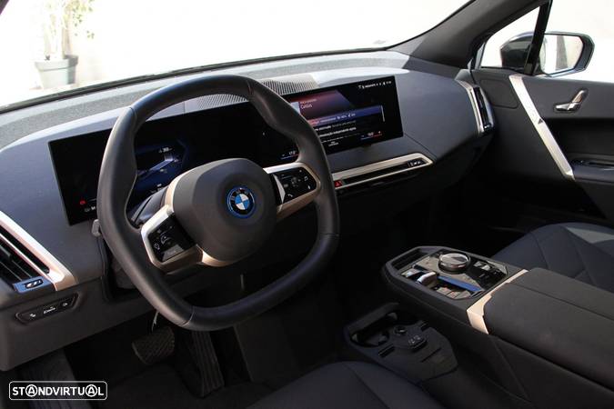 BMW iX xDrive 40 - 14