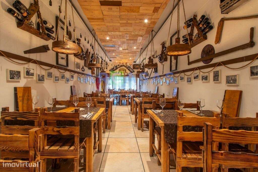 Trespasse de Restaurante Tradicional no Porto: Poveiros, Passos Manuel-11