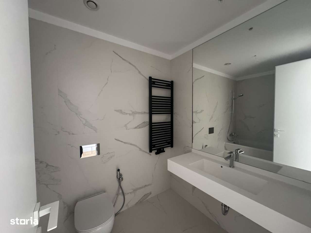 Apartament nou cu 3 camere de vânzare în One Lake Club-3