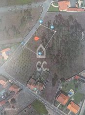 VIEIRA DE LEIRIA---Vende-se terreno com a área de 1350 m2, com viabili