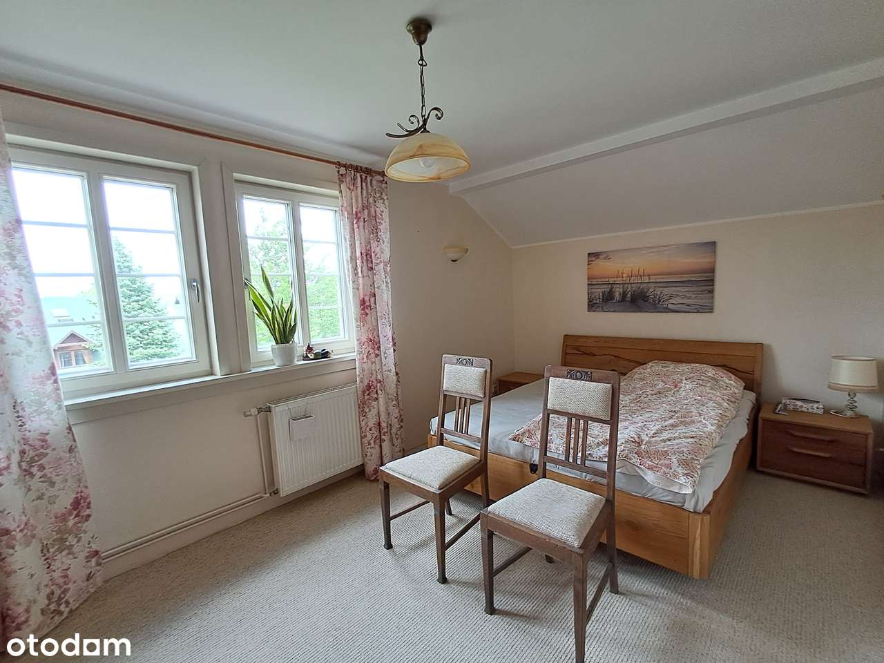 Piękny dom w otoczeniu zieleni na dużej działce.-10