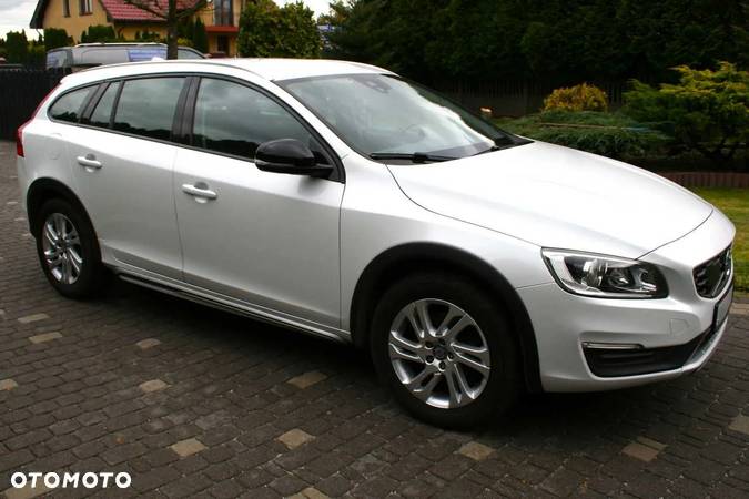 Volvo V60 Cross Country D3 Drive-E Kinetic - 4