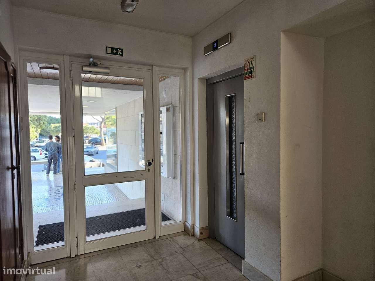 Apartamento T3, Bairro do Rosário, com varanda e elevador - Grande imagem: 2/38