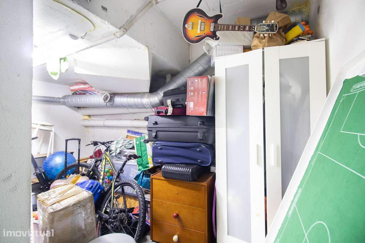 Apartamento T2 com garagem em Nova Carnaxide-30