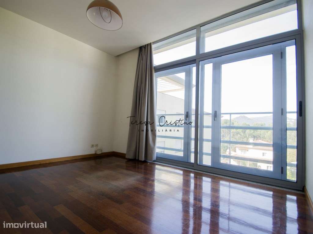 Apartamento T3 com Garagem Fechada e Elevador Arca, Ponte de Lima-18