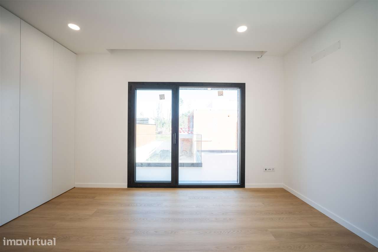 Moradia T4 NOVA em Maceira, Leiria-42