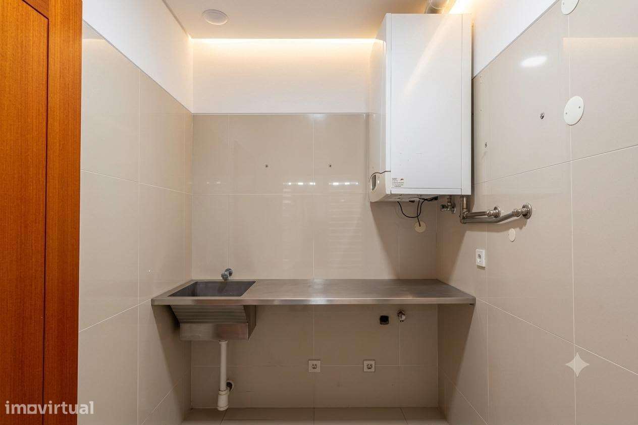 Apartamento T5 com 4 casas de banho e garagem-54