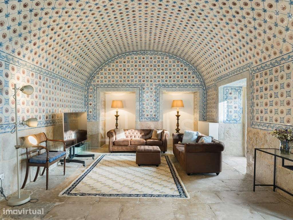 Apartamento T3+1 no Restelo, com Jardim Privado, em Palácio Histórico - Grande imagem: 2/41