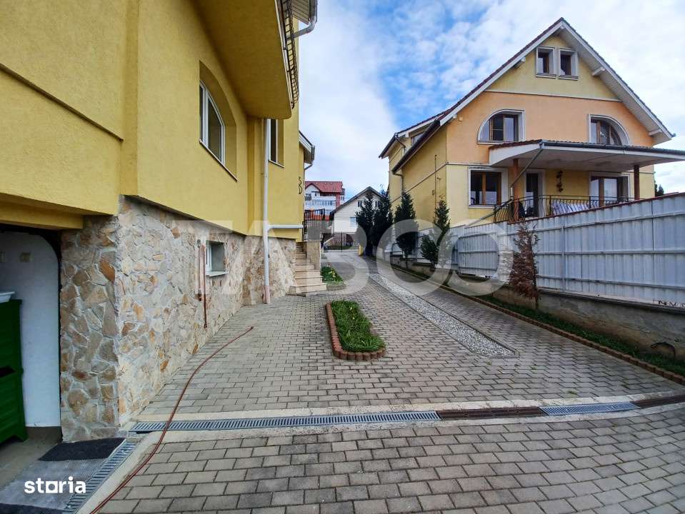 Casa individuala de inchiriat garaj pivnita curte generoasa Strand II - Imagine principală: 2/19