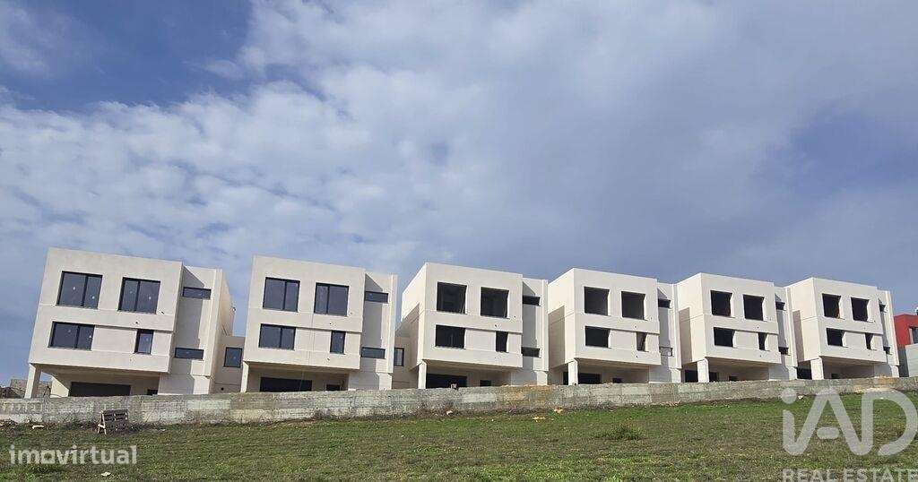 Casa / Villa T4 em Mafra de 332,00 m2 - Grande imagem: 4/24
