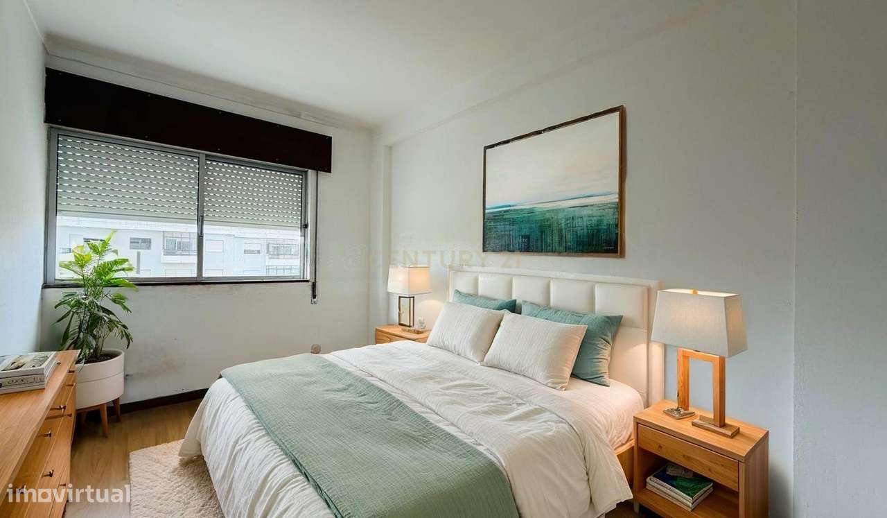 Apartamento T4 com Varanda e Arrecadação, no Centro do Pinhal Novo-21