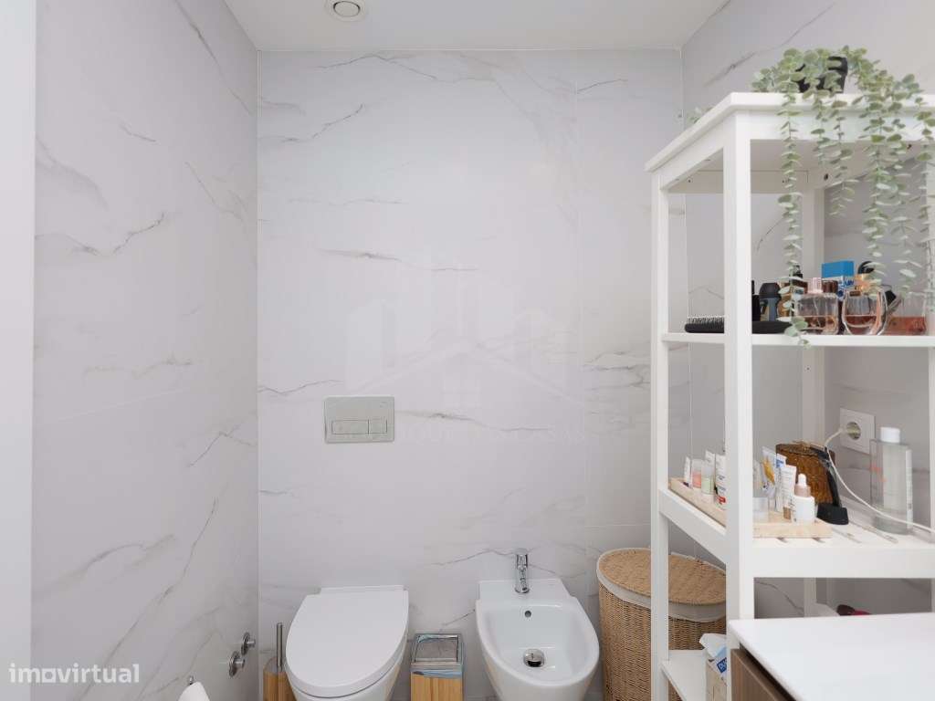 Apartamento T2 com Terraço - Último Piso - Parque da Lavandeira-24