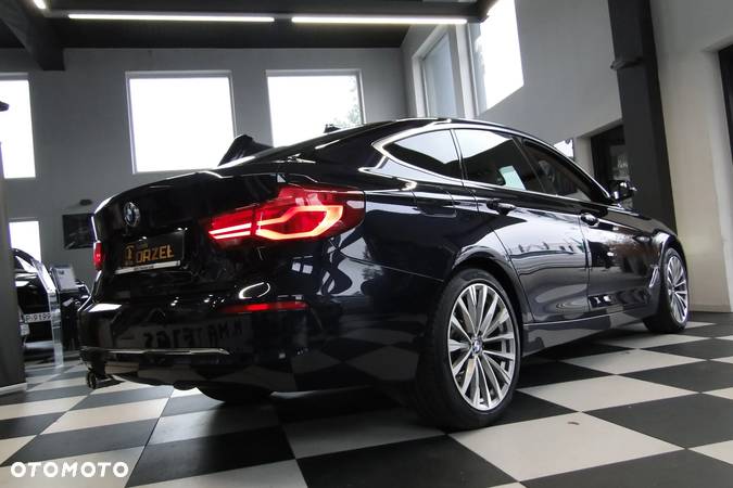 BMW Seria 3 320d xDrive Luxury Line - 9