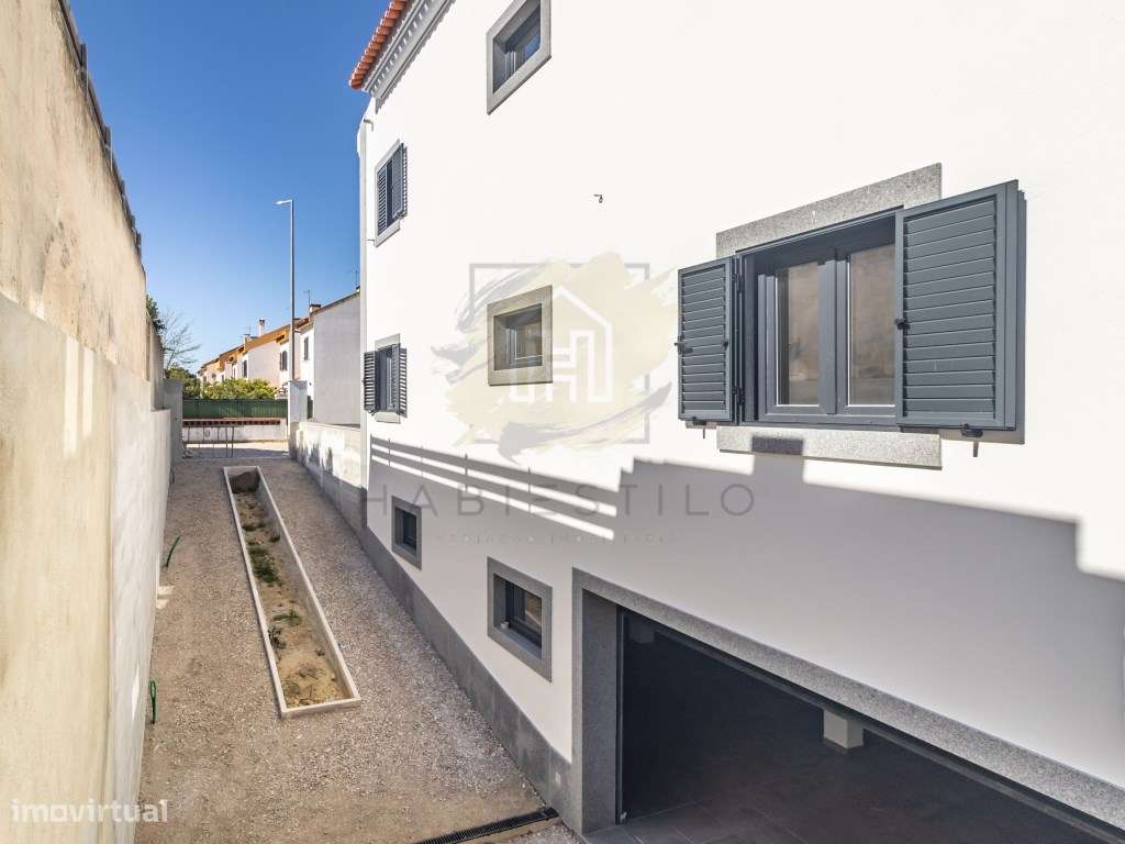 Moradias novas situadas na zona histórica de Azeitão-10