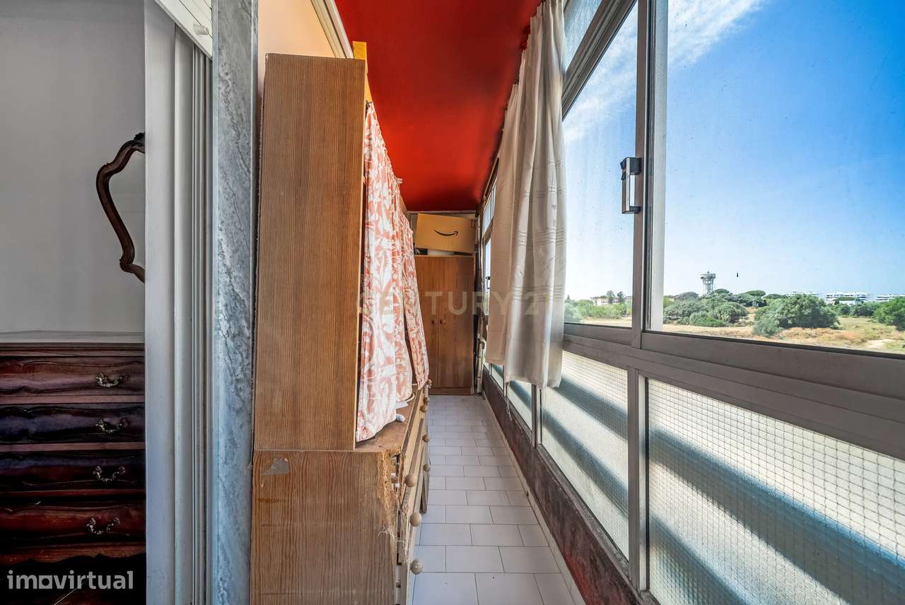 T2 para renovar em Olhão-14