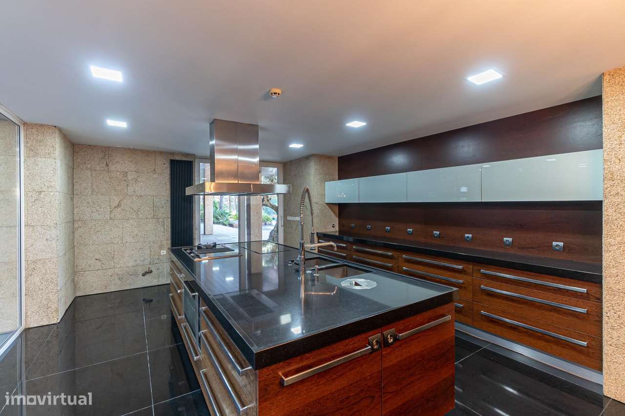 Moradia de Luxo com Elevada Privacidade, Piscinas Interior e... - Grande imagem: 5/60