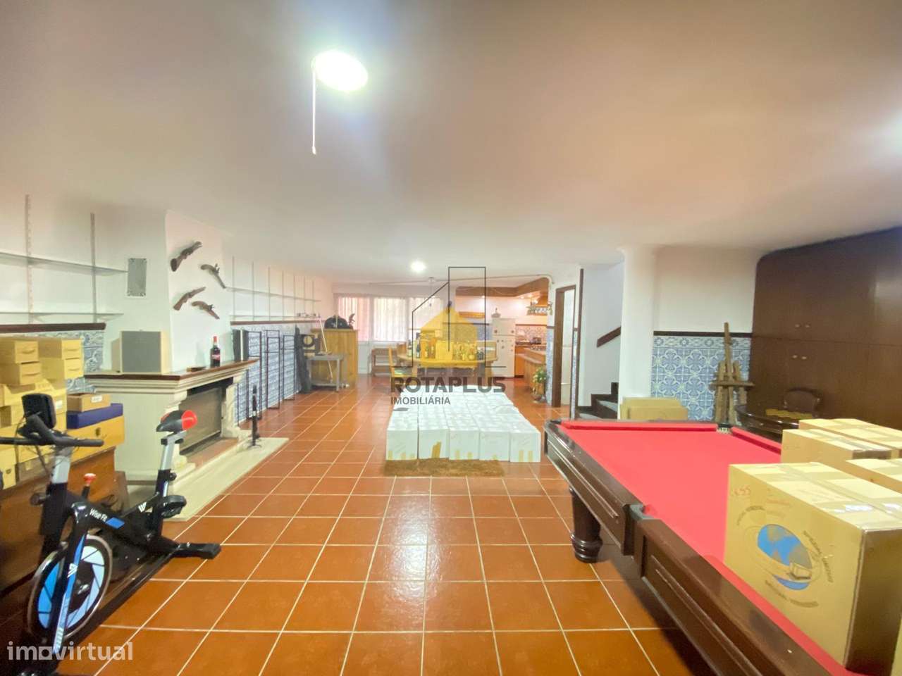 Moradia T4, Salão de Convívio e Excelente Localização-28