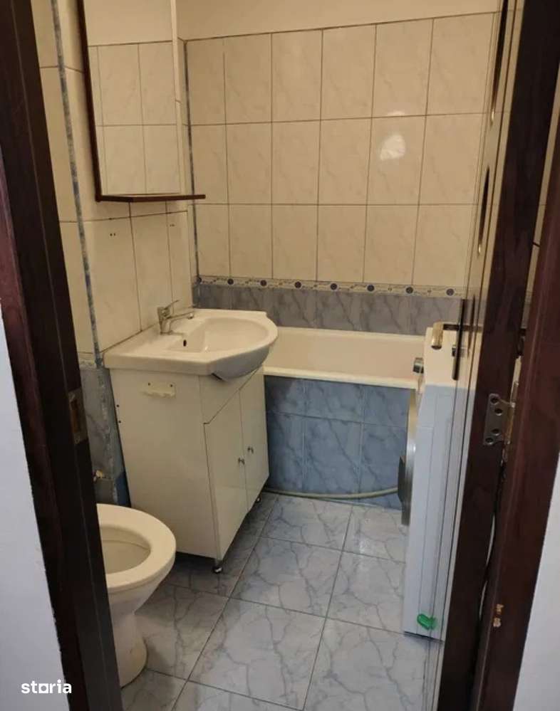 Garsoniera cu balcon și lift în Titan, Sector 3 - Imagine principală: 4/7