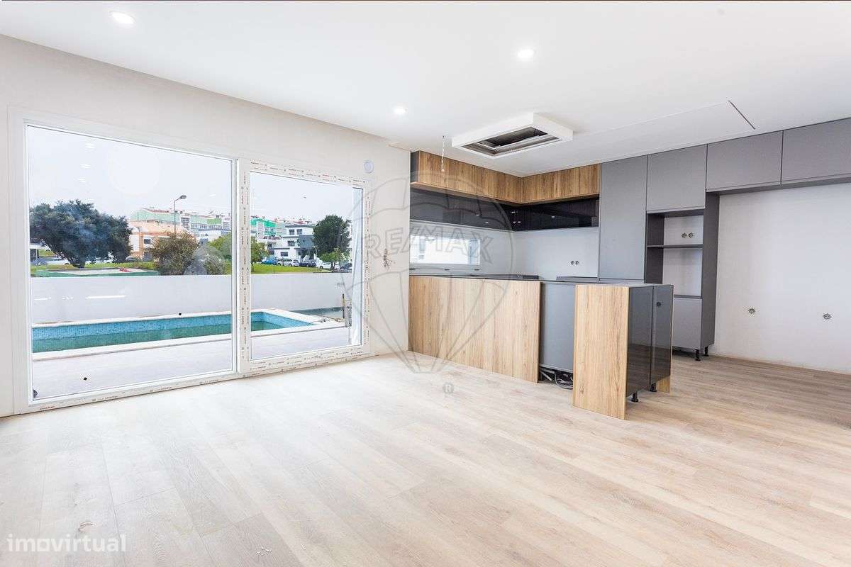 Moradia T4 para venda - Grande imagem: 2/18