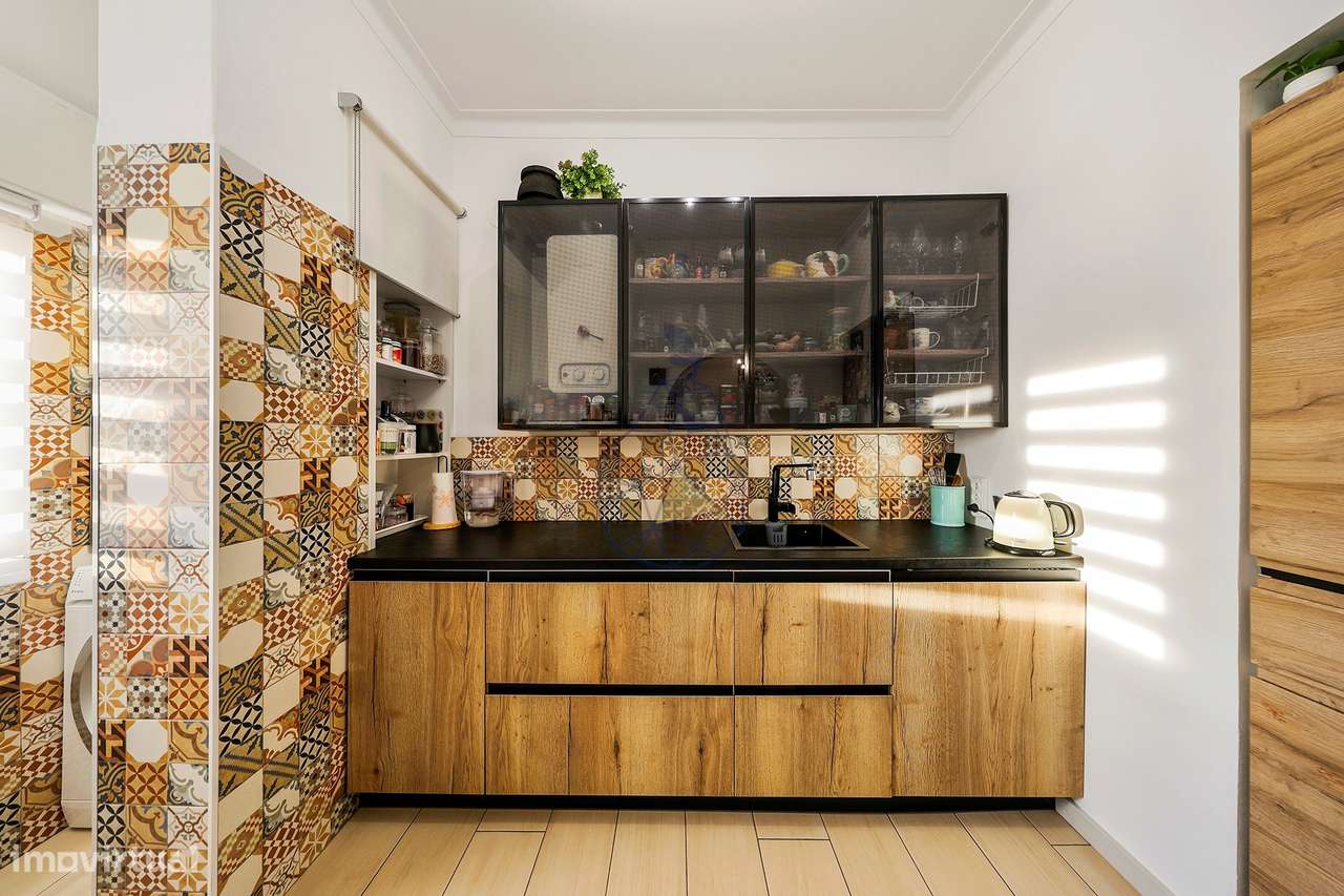 T2 em Bemposta com arrecadação privativa e terraço comum espaçoso  - A-8