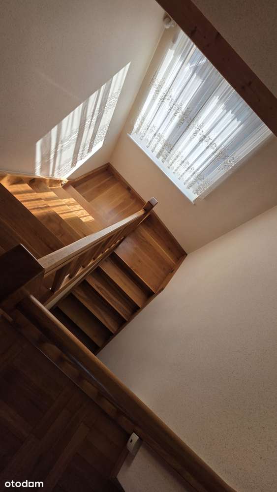 Dom w spokojnej lokalizacji, do wprowadzenia.-8