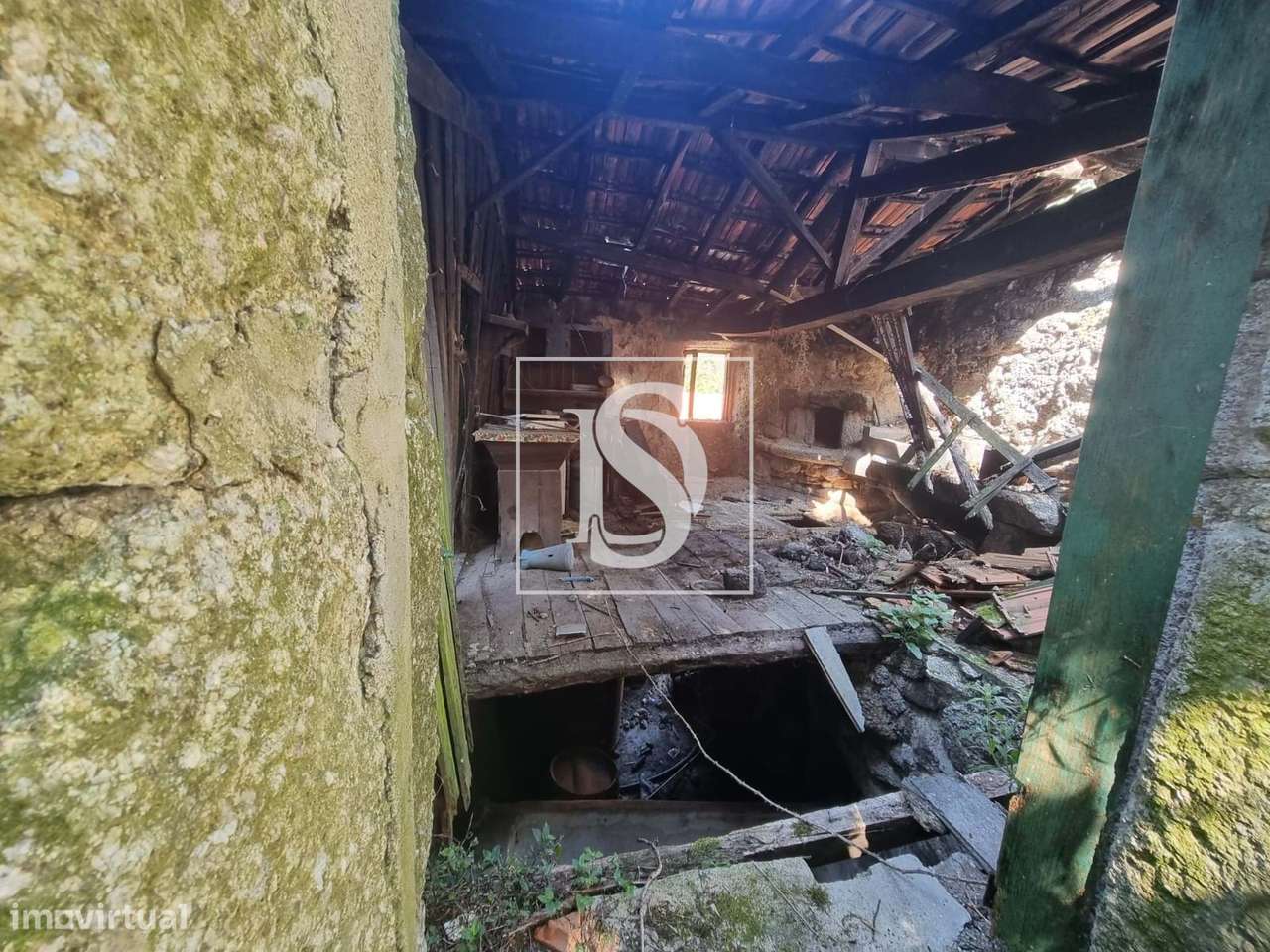 Moradia Em Pedra Para Restauro-20