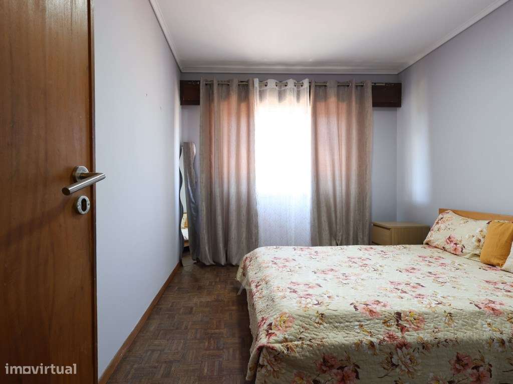 Moradia T6 em Monte Abraão-25