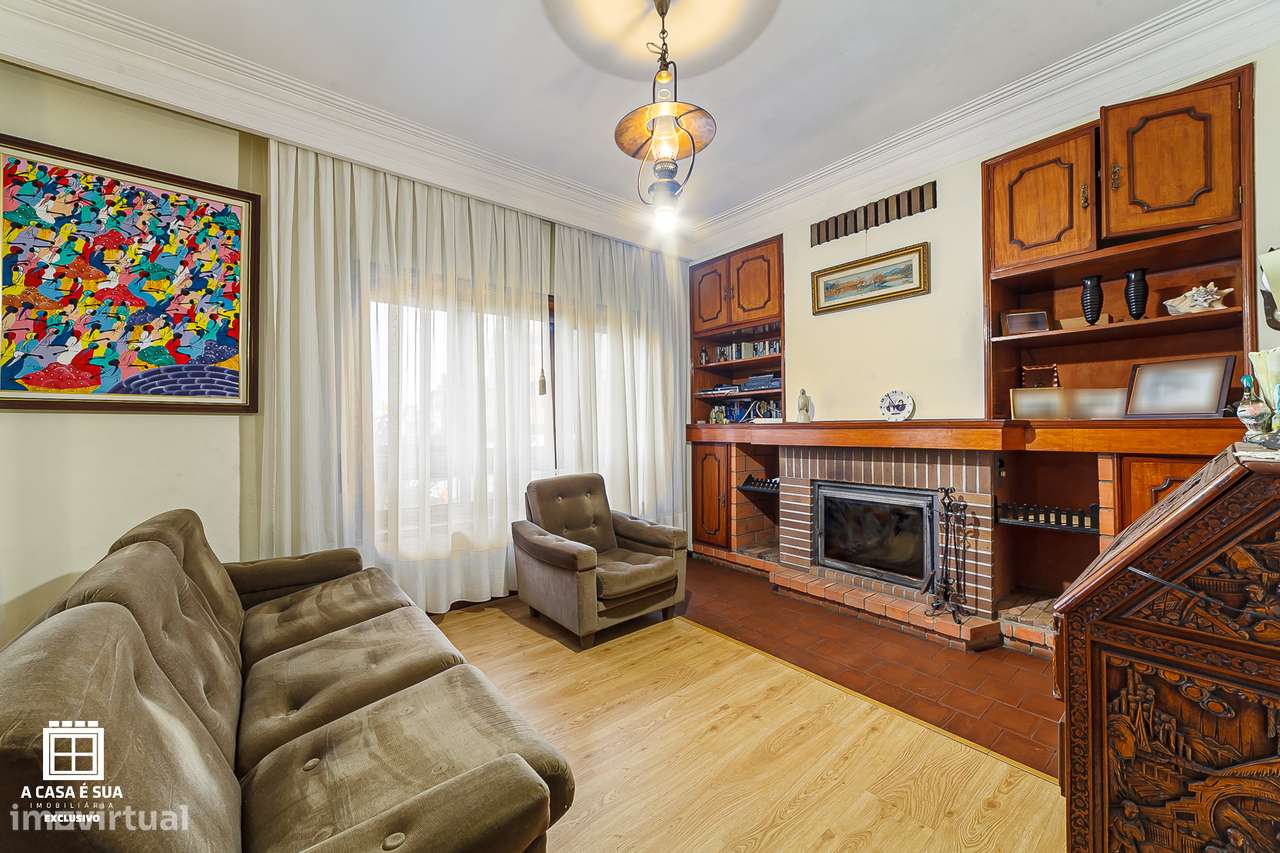 Moradia T4 de três frentes em Baguim do Monte - Exclusivo-10