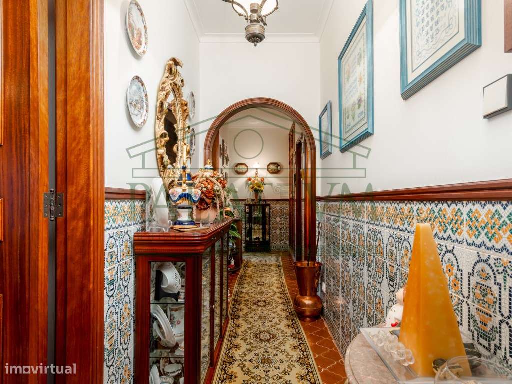 Moradia T5 centro da Charneca da Caparica-9