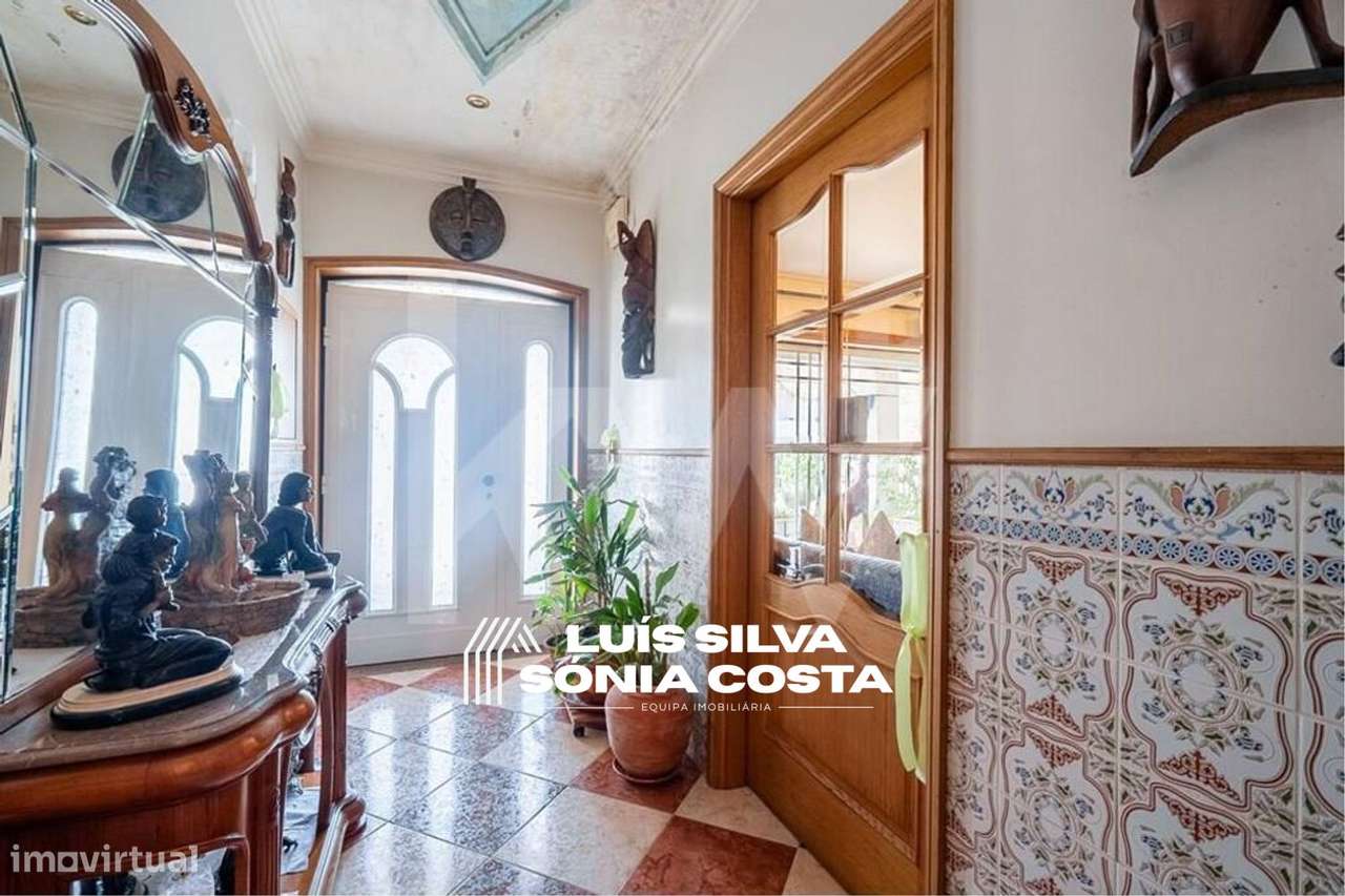 Moradia Independente T6 c/ Anexos, Armazém e Terreno p/ Construção-5