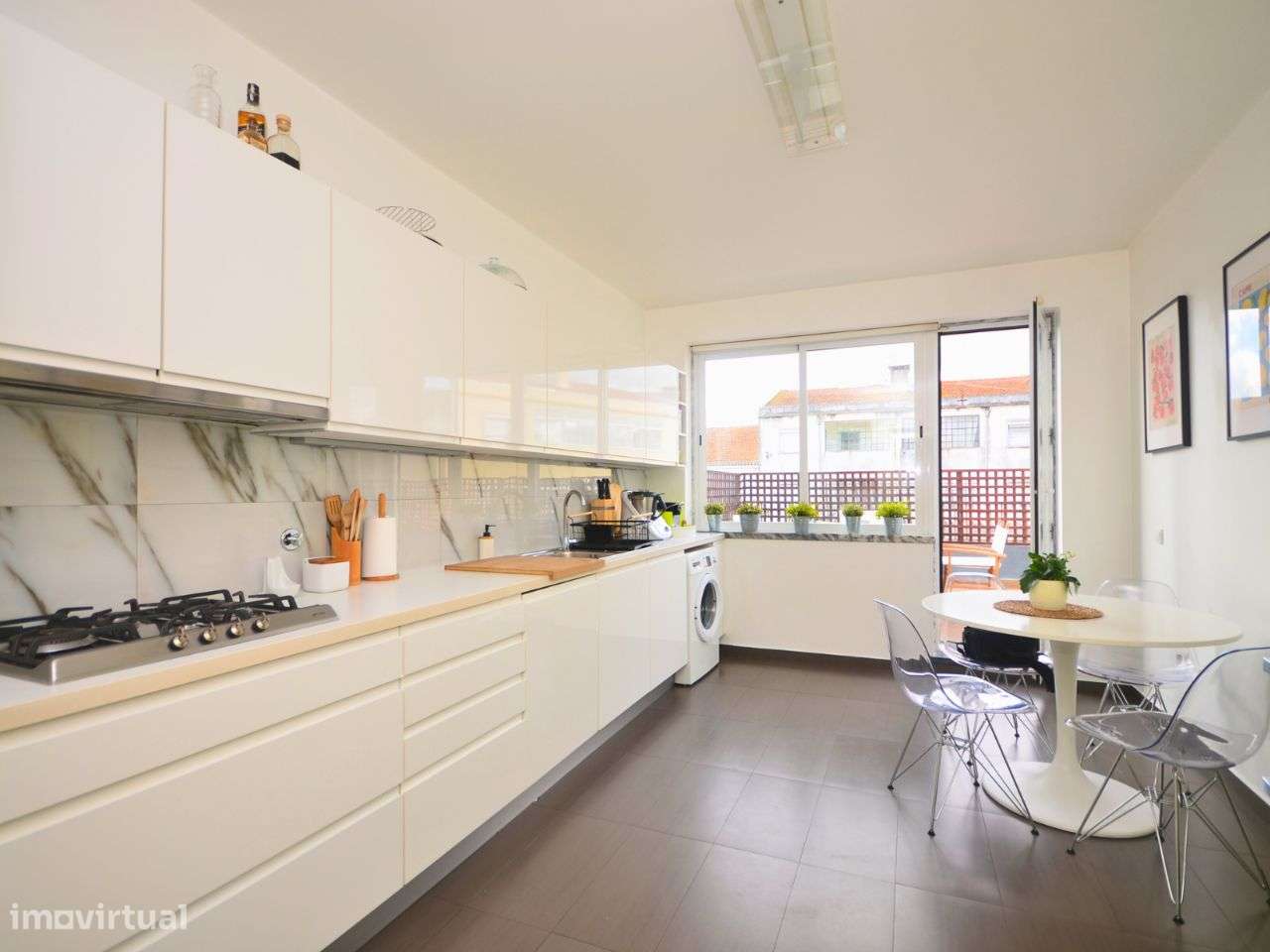 Dois Apartamentos Remodelados num T4 - Grande imagem: 4/20