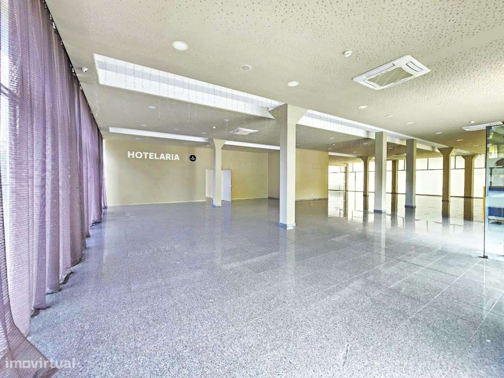 Loja no centro do Porto-11