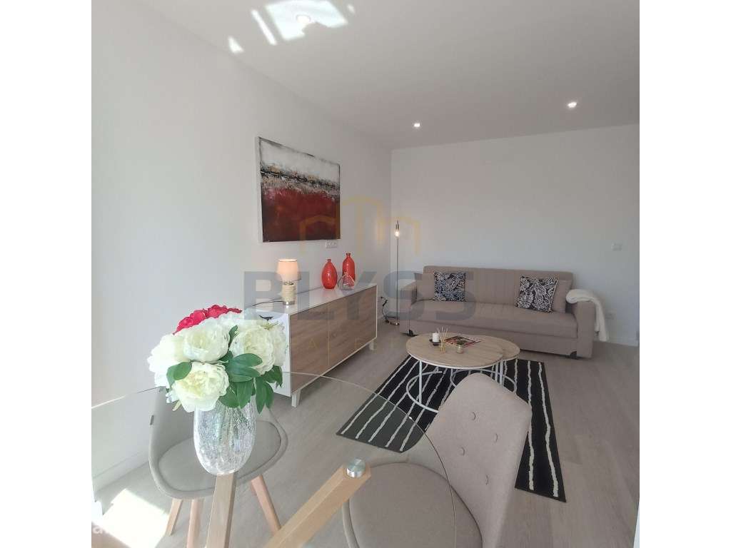 Apartamento T3, em Remodelação Total situado em Benfica, *Oferta da...-7