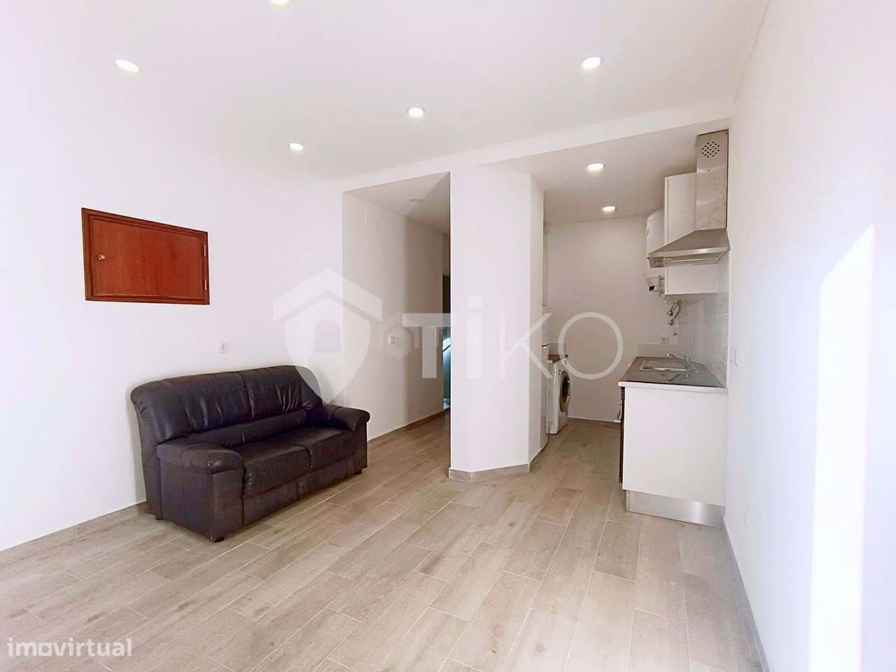 Loja única na Praceta Major Cabrita, Venteira, Amadora, com dois andar - Grande imagem: 4/27