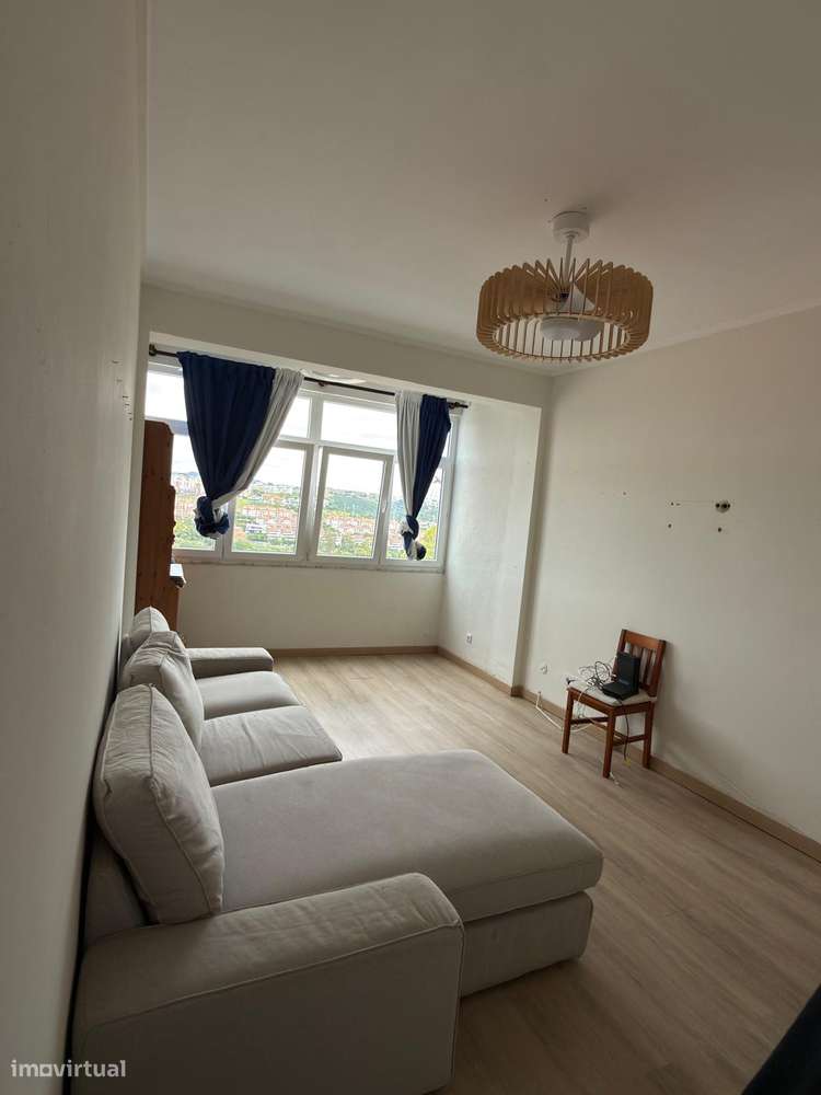 Apartamento T2 em Linda a Velha-8