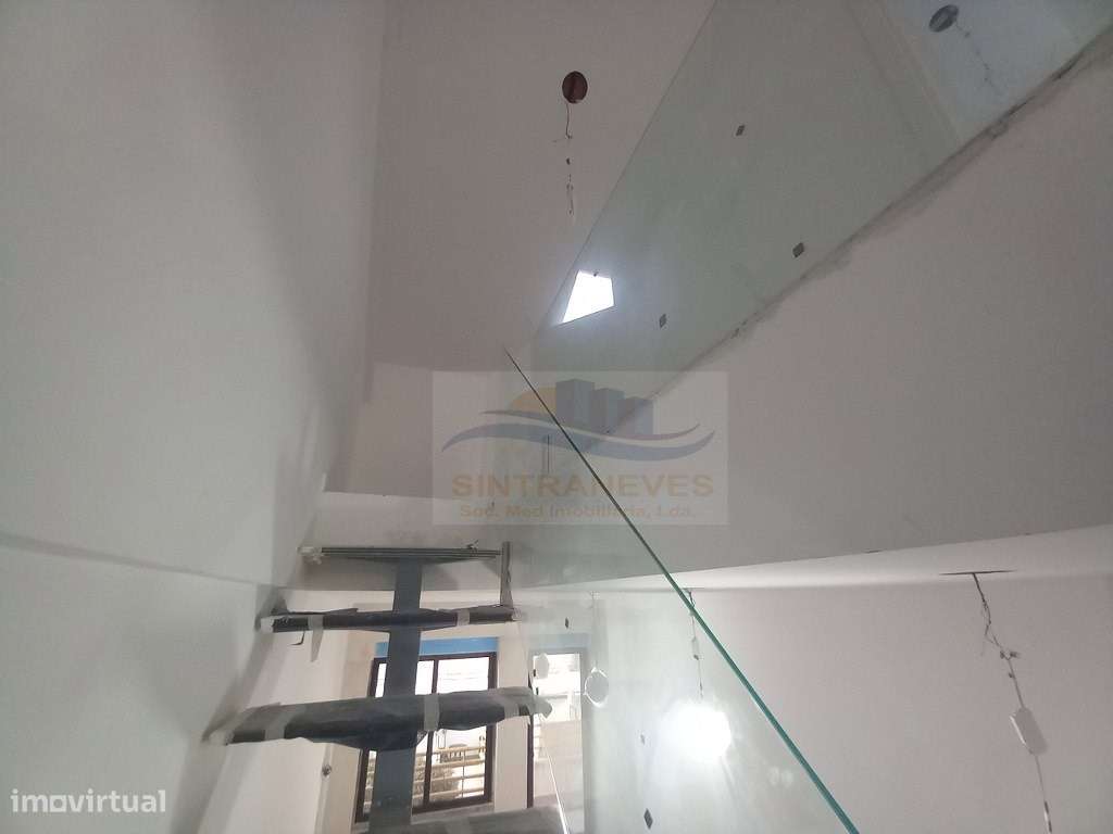 Fantástico T3 Dúplex, totalmente remodelado com Garagem a 300m da P...-16