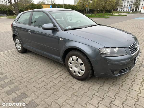 Audi A3 1.6 FSI Attraction - 1