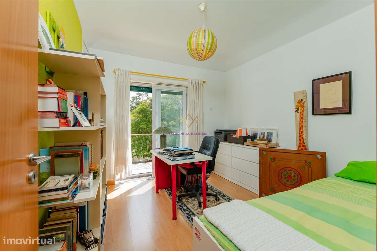 Moradia única à venda numa das melhores ruas de Oeiras-23