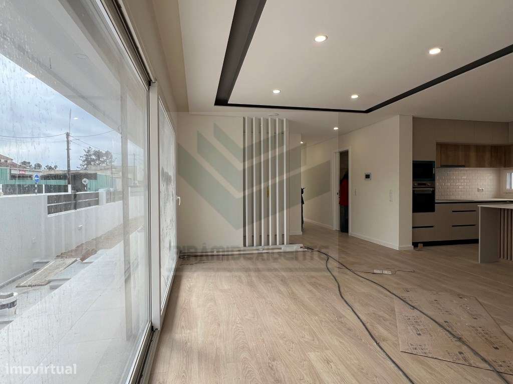 Moradia Isolada NOVA, T3+1, Lavandaria, A Pé de Transporte - Grande imagem: 5/25